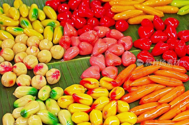 水果形状的绿豆(Kanom Look Choup)――泰国甜食。